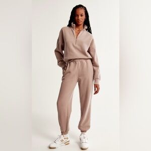 A&F Essential Sunday Lounge Set